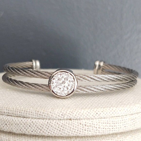 SMD Jewelry - Stainless steel cuff with pave crystal center